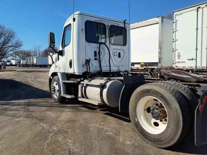 2019 FREIGHTLINER/MERCEDES CASCADIA 113