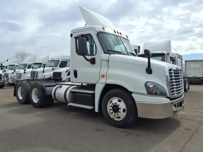 2018 FREIGHTLINER/MERCEDES CASCADIA 125