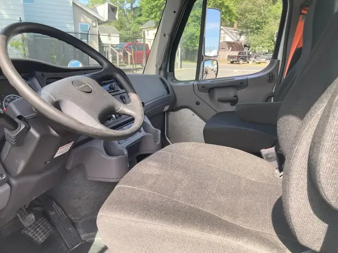2020 FREIGHTLINER M2 106