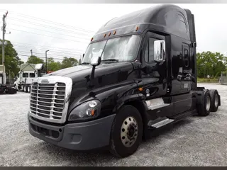 2018 Freightliner CASCADIA 125