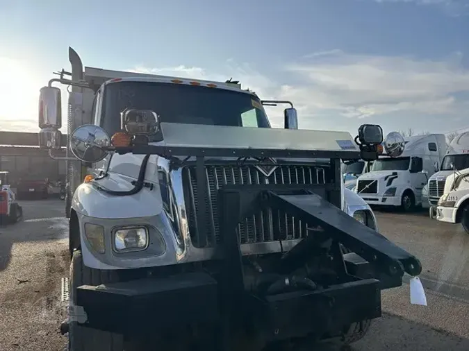 2004 INTERNATIONAL WORKSTAR 7500