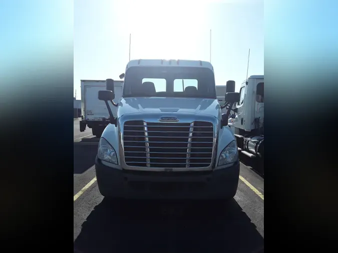 2016 FREIGHTLINER/MERCEDES CASCADIA 125