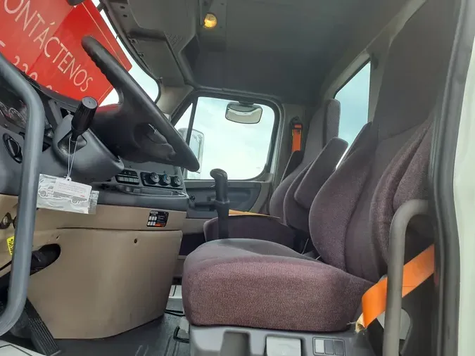 2020 FREIGHTLINER CASCADIA 113