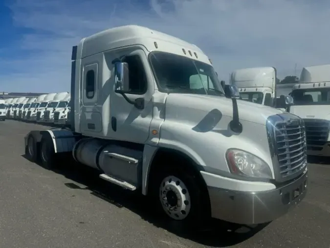 2019 FREIGHTLINER CASCADIA 125