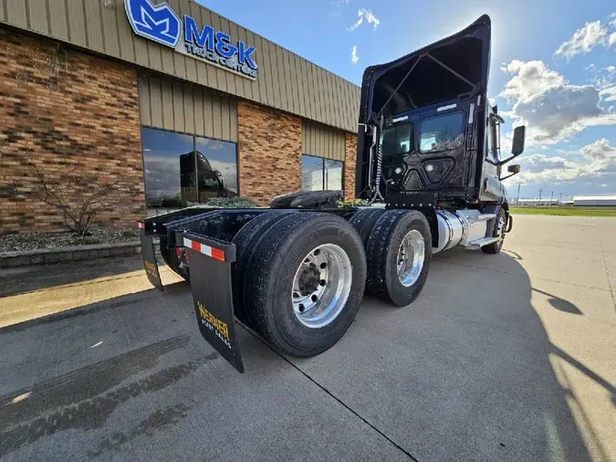 2022 FREIGHTLINER Cascadia 116