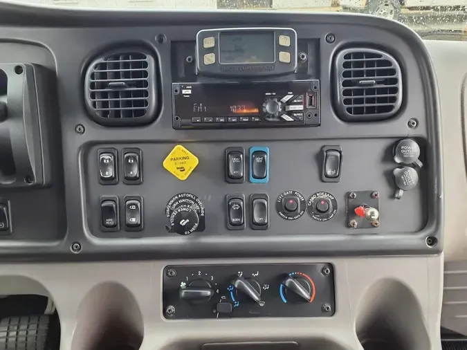 2019 FREIGHTLINER/MERCEDES M2 1066d2da471f951651be5b323429abc95b3