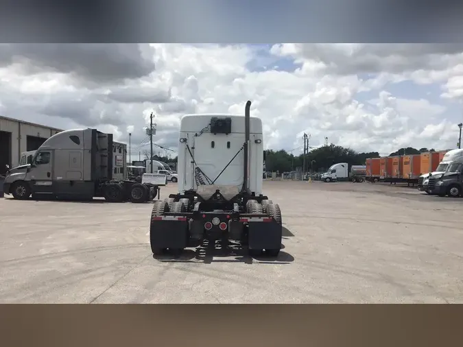 2021 Freightliner Cascadia 126