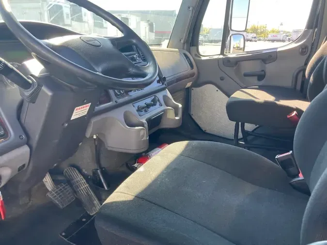 2019 FREIGHTLINER/MERCEDES M2 106