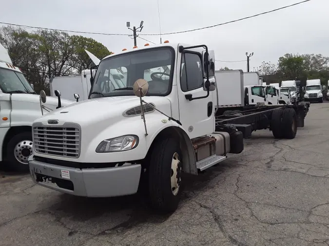 2017 FREIGHTLINER/MERCEDES M2 106