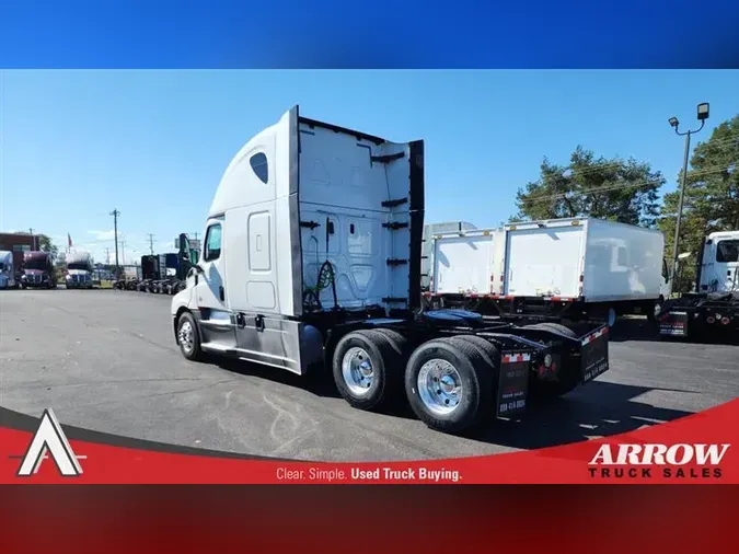2020 FREIGHTLINER CASCADEVO1