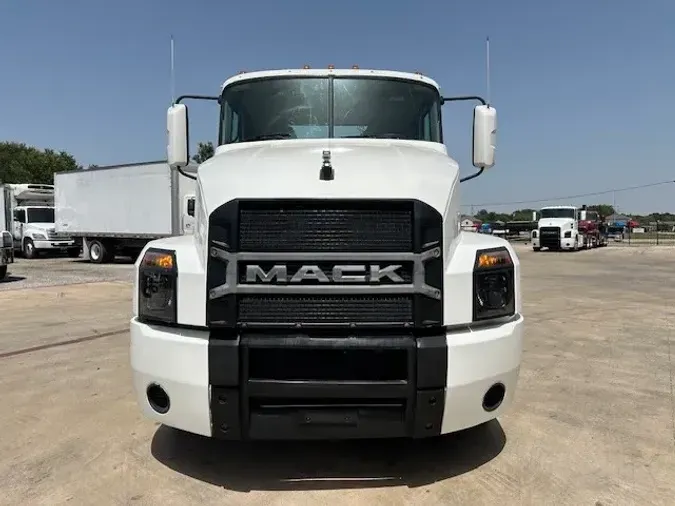 2019 MACK AN64T