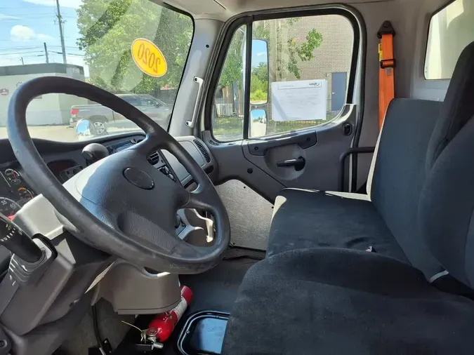2020 FREIGHTLINER M2 106