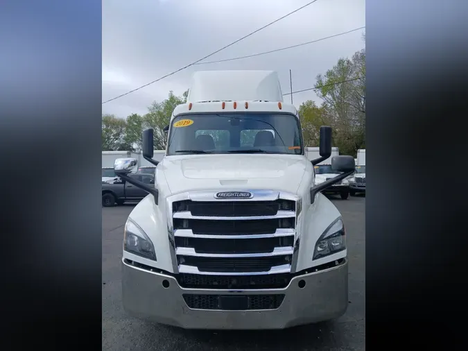 2019 FREIGHTLINER/MERCEDES NEW CASCADIA PX126646d3e0196a4d738367aa43481e54b074a
