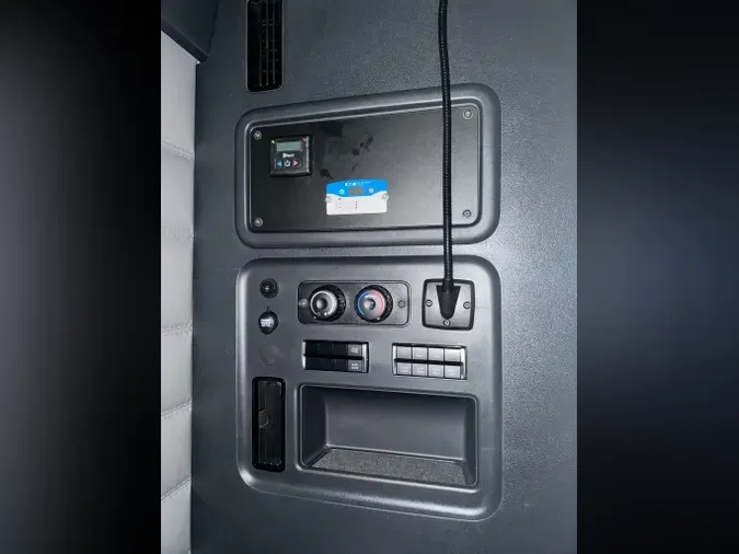 2022 FREIGHTLINER Cascadia 126