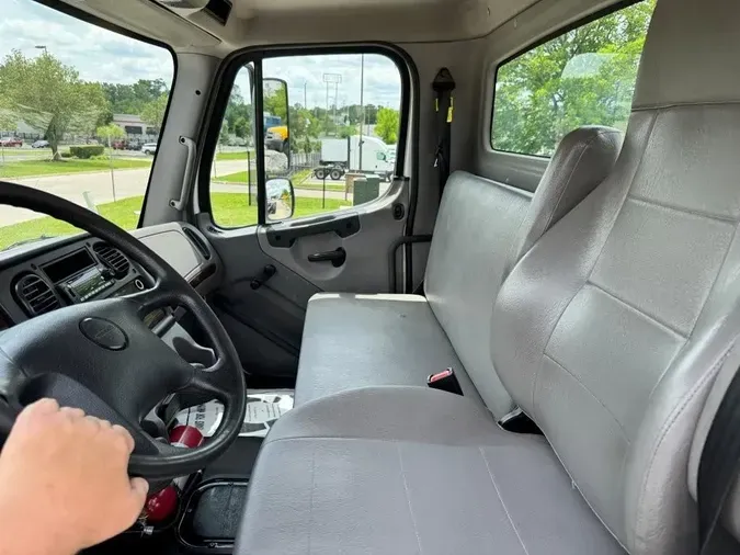 2020 Freightliner Business Class M2 106
