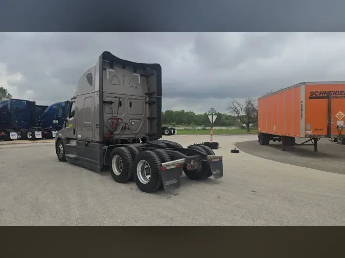 2025 Freightliner Cascadia 126