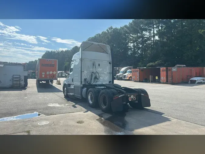 2020 Freightliner Cascadia 126
