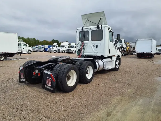 2019 FREIGHTLINER/MERCEDES NEW CASCADIA PX12664