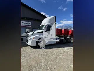 2019 FREIGHTLINER CASCADIA 126