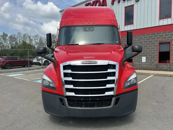 2022 Freightliner CASCADIA 126