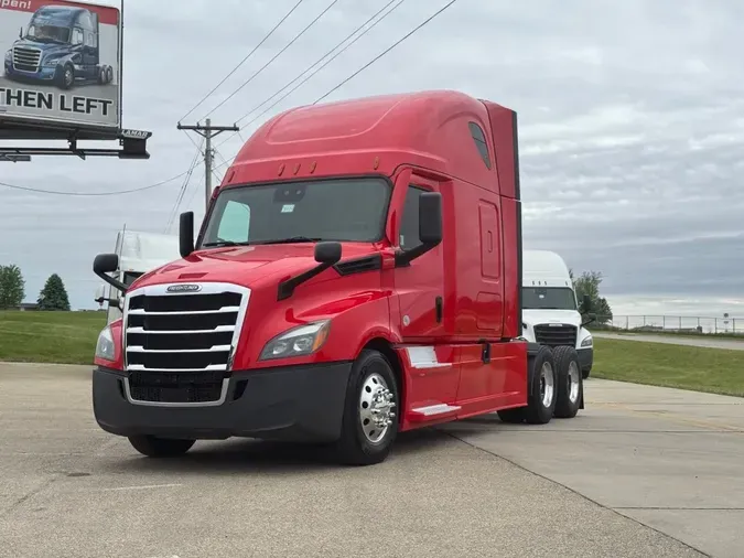 2022 FREIGHTLINER Cascadia 1266d4a32b61b684af2973423ce616e2edc