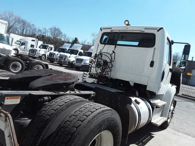 2017 FREIGHTLINER/MERCEDES M2-112