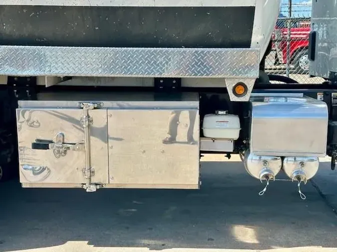 2024 Peterbilt 548