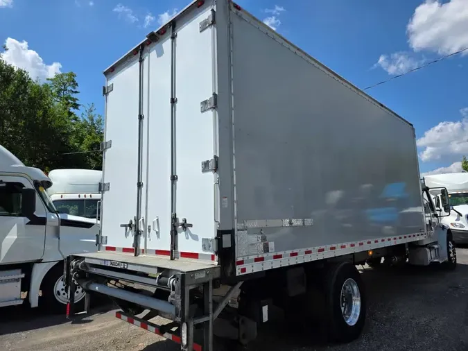 2018 FREIGHTLINER M2 106