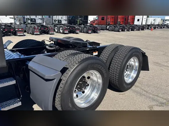 2022 FREIGHTLINER CA126