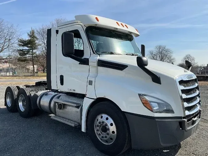 2018 Freightliner T12664ST6d50ad4ad2b9acc93410787005f7a2a8