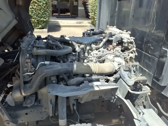 2019 ISUZU NPR
