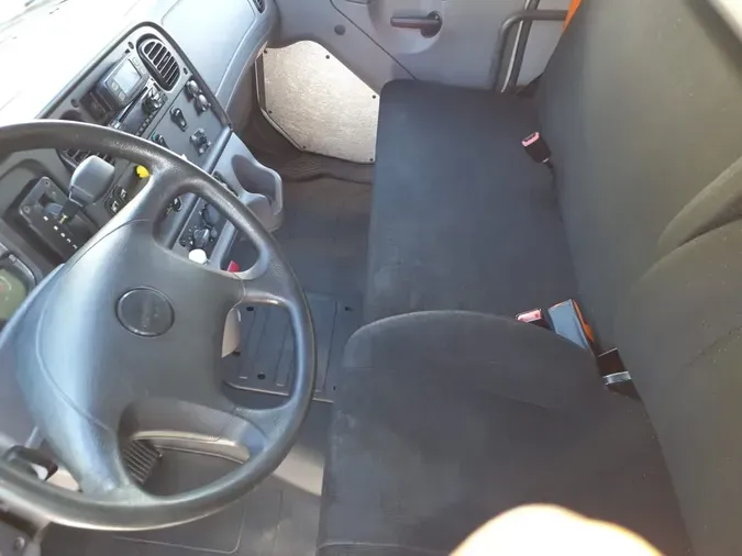 2018 FREIGHTLINER/MERCEDES M2 106