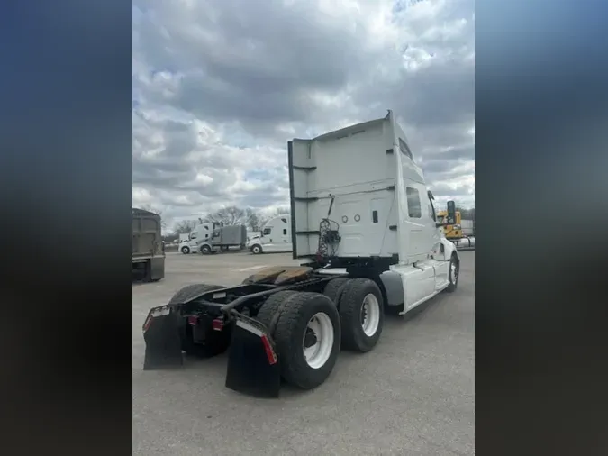 2020 NAVISTAR INTERNATIONAL LT625 SLPR CAB