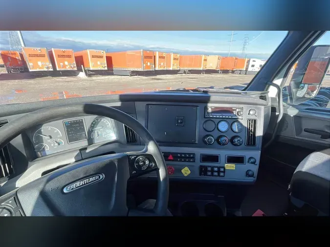 2020 Freightliner Cascadia 126
