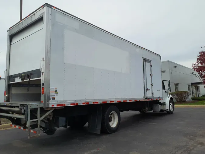 2018 FREIGHTLINER/MERCEDES M2 106