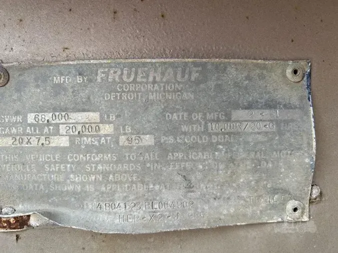1981 FRUEHAUF 985 CUBE PNUEMATIC TANK