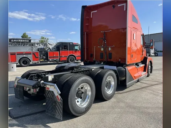 2025 Kenworth T680