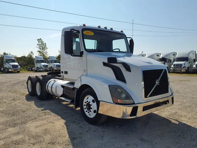 2017 VOLVO VNL64TRACTOR