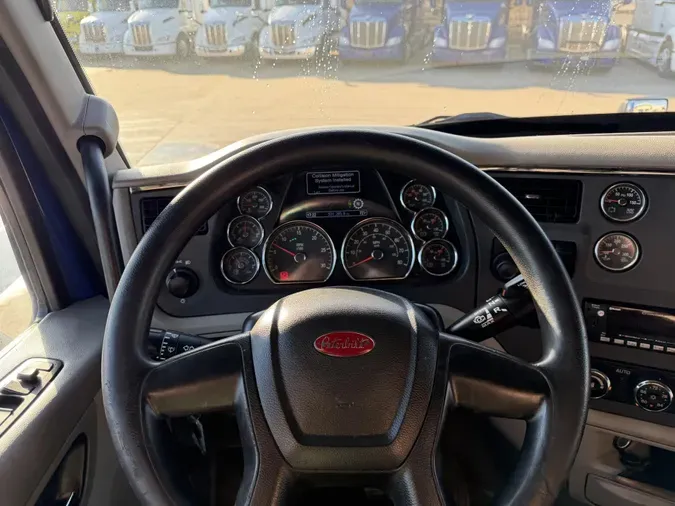 2022 Peterbilt 579