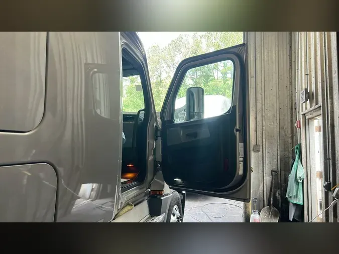 2021 Freightliner Cascadia