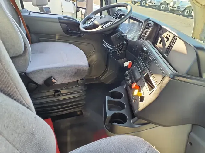 2019 NAVISTAR INTERNATIONAL LT625 DAYCAB T/A