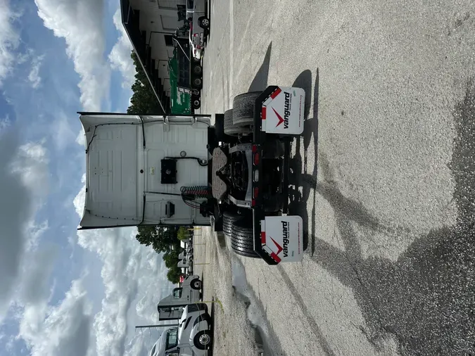 2019 Volvo VNL64T860