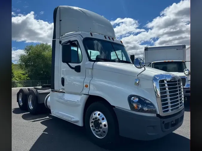 2019 FREIGHTLINER/MERCEDES CASCADIA 125