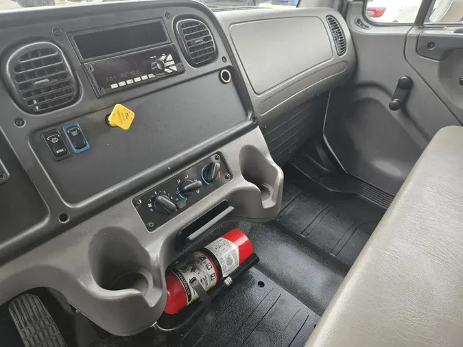 2018 Freightliner Business Class M2 106