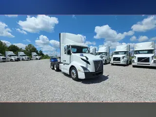 2019 Volvo VNL300