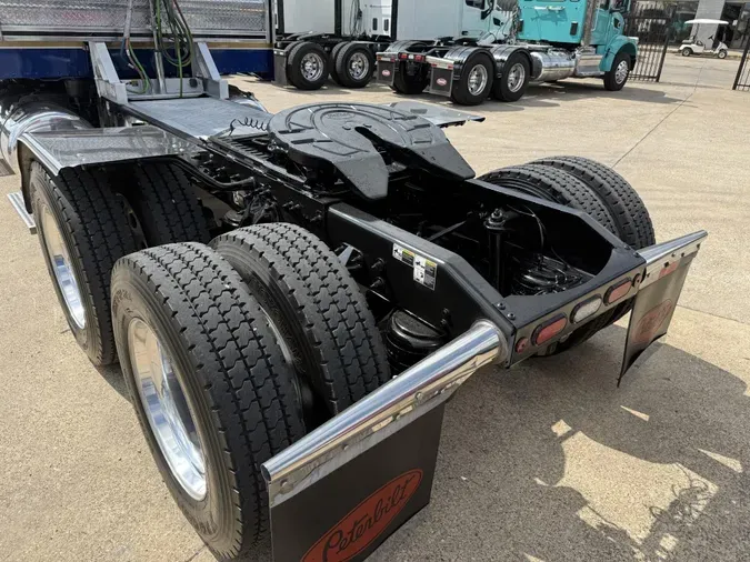 2022 Peterbilt 389