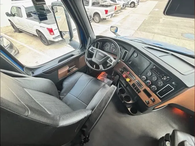 2022 Freightliner PT126SLP