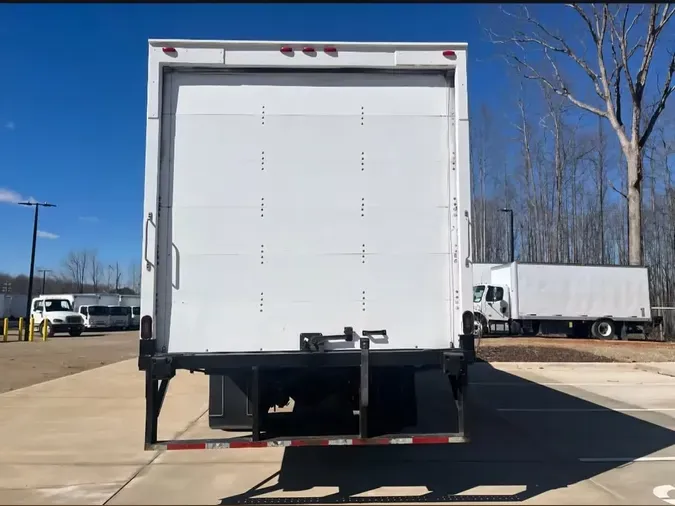 2018 FREIGHTLINER/MERCEDES M2 106