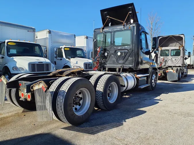 2018 FREIGHTLINER/MERCEDES CASCADIA 125