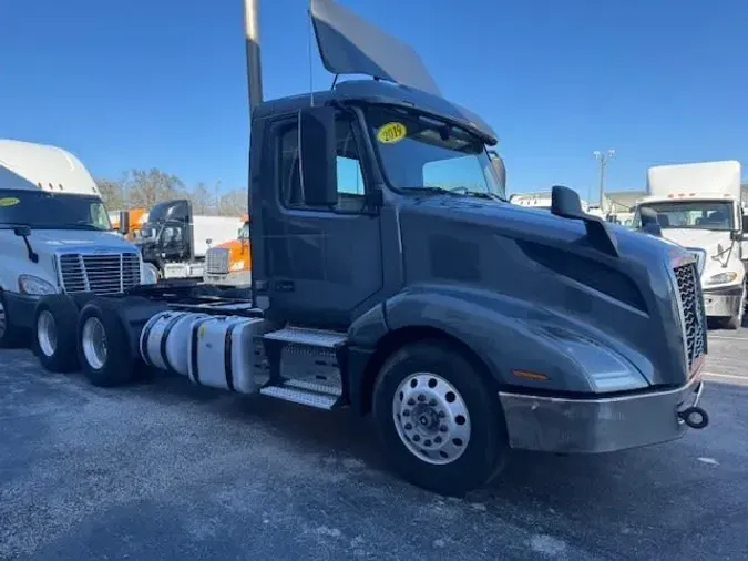 2019 VOLVO VNL64T-300